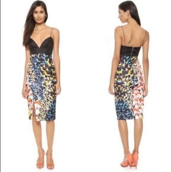 Nicholas
Printed Midi Length Dress
Size: XS - Picture 1 of 5